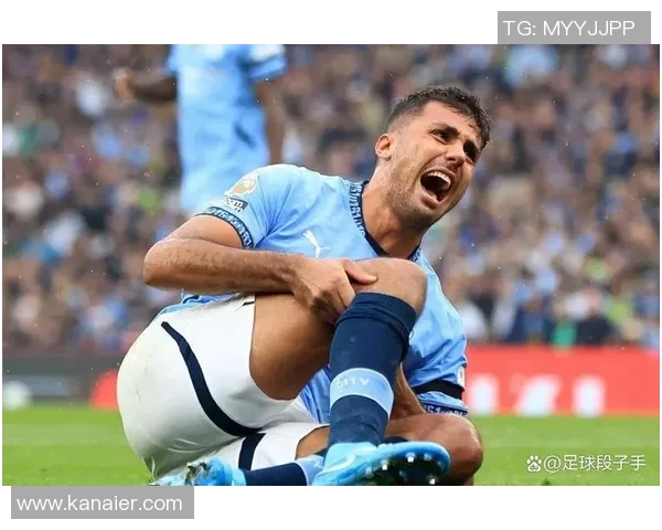 足球明星情绪失控瞬间曝光引发球迷热议和反思